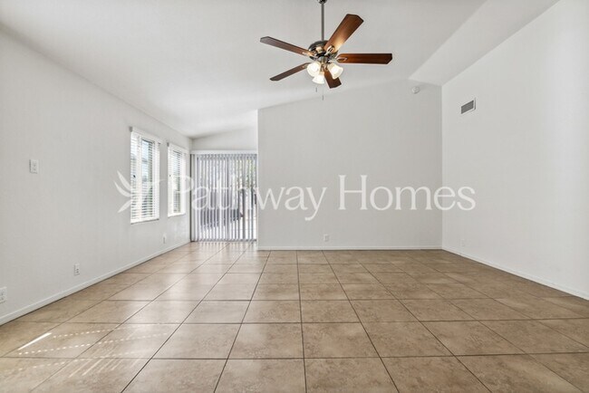 15212 N 85th Dr Peoria, AZ 85381 photo 3