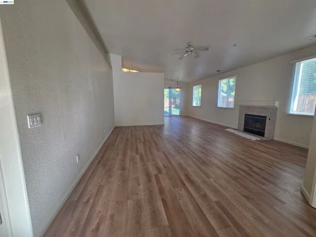 1646 Mallard St Livermore, CA 94551 photo 4