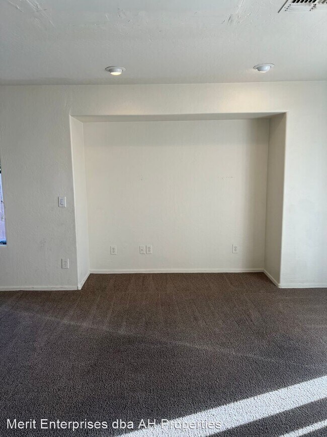6028 S 22nd Dr Phoenix, AZ 85041 photo 5