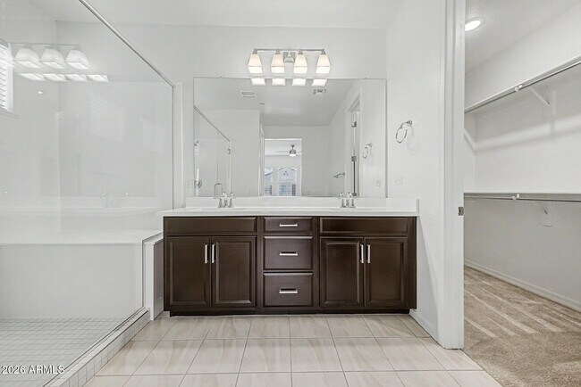 1682 S Follett Way Gilbert, AZ 85295 photo 5