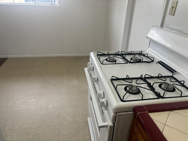2618 E Turney Ave Phoenix, AZ 85016 photo 3