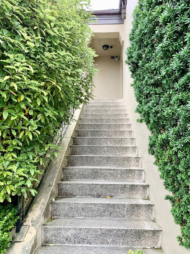 3016 20th Ave San Francisco, CA 94132 photo 2