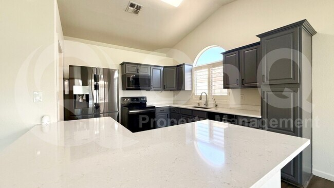 1581 W Butler Dr Chandler, AZ 85224 photo 4
