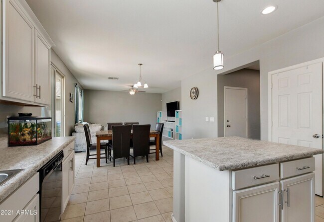 18013 W Tina Ln Surprise, AZ 85387 photo 5