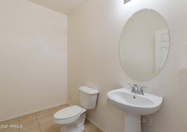 18013 W Tina Ln Surprise, AZ 85387 photo 3