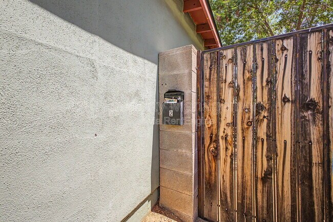 1117 N 13th St Phoenix, AZ 85006 photo 4