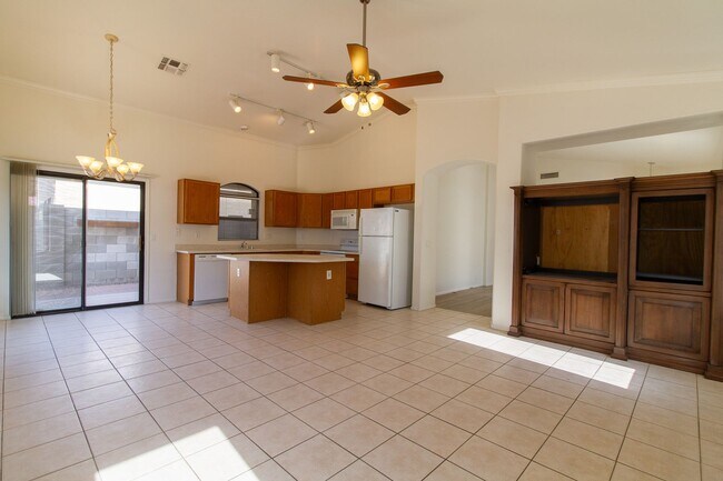 12100 N 89th Dr Peoria, AZ 85345 photo 3