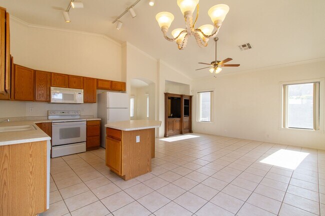 12100 N 89th Dr Peoria, AZ 85345 photo 2