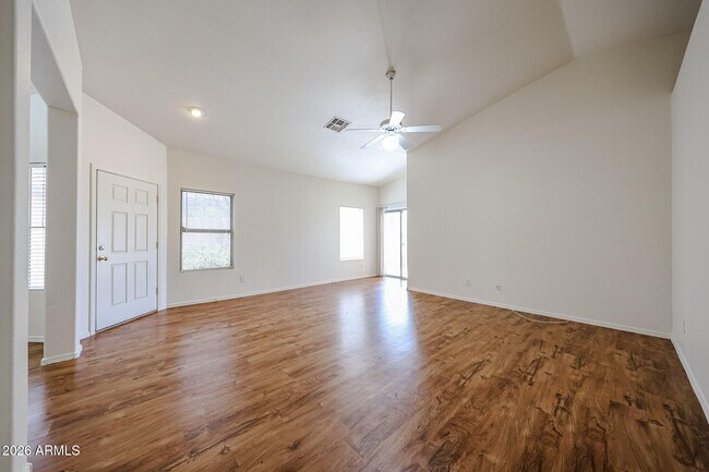 25242 N 40th Ln Phoenix, AZ 85083 photo 5