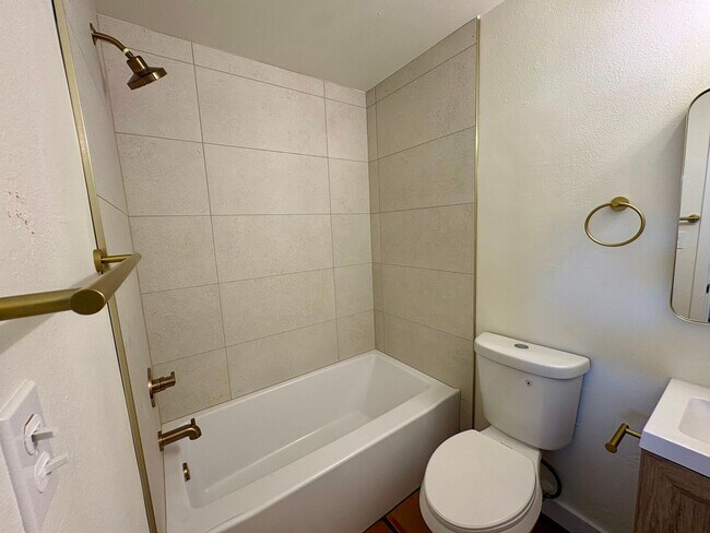 817 S Melody Ln Tempe, AZ 85281 photo 5