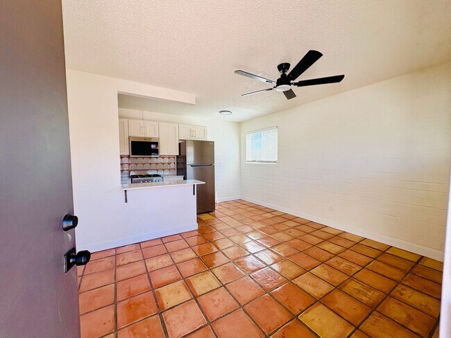 817 S Melody Ln Tempe, AZ 85281 photo 4