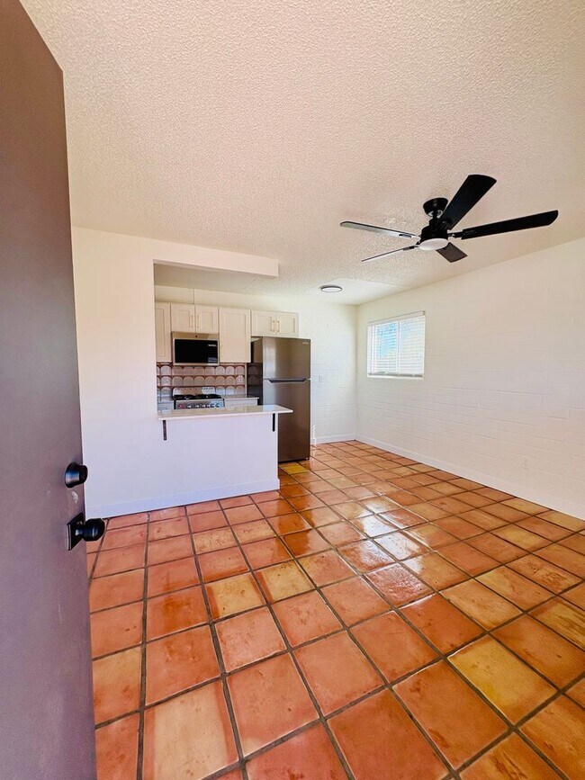 817 S Melody Ln Tempe, AZ 85281 photo 3