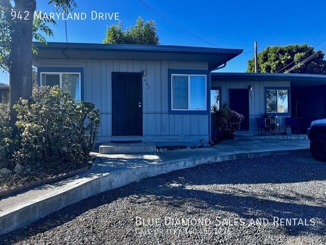 942 Maryland Dr photo 2