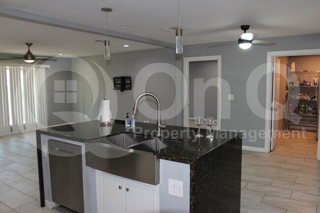 2641 W Wethersfield Rd Phoenix, AZ 85029 photo 3