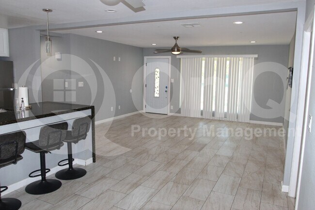 2641 W Wethersfield Rd Phoenix, AZ 85029 photo 4