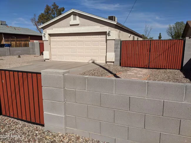 2536 E McArthur Dr Tempe, AZ 85288 photo 2