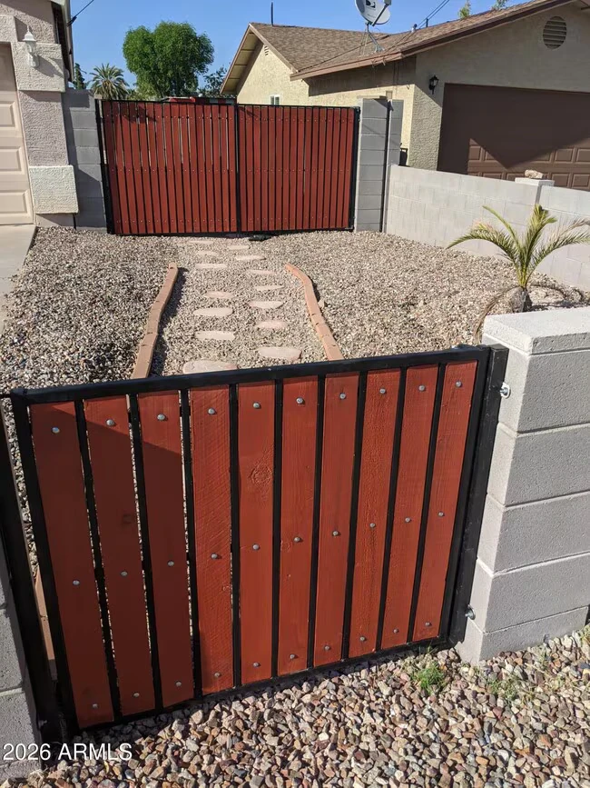 2536 E McArthur Dr Tempe, AZ 85288 photo 3