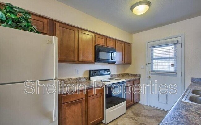 4523 E Camino Cir Mesa, AZ 85205 photo 2