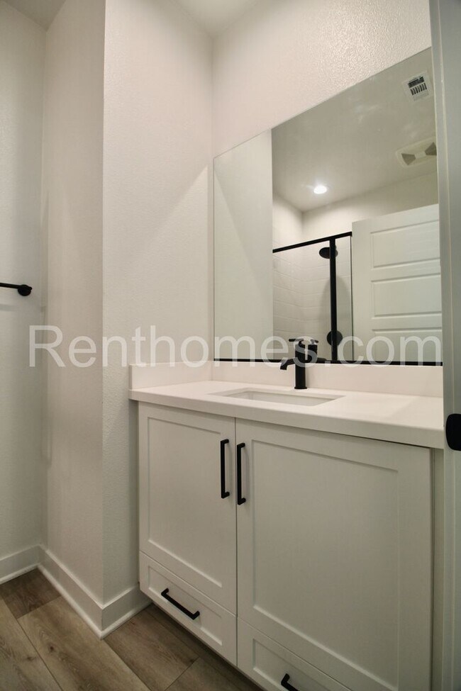 1710 Discovery Falls Dr Chula Vista, CA 91915 photo 4