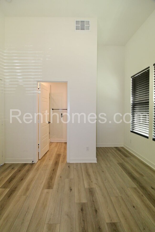 1710 Discovery Falls Dr Chula Vista, CA 91915 photo 3