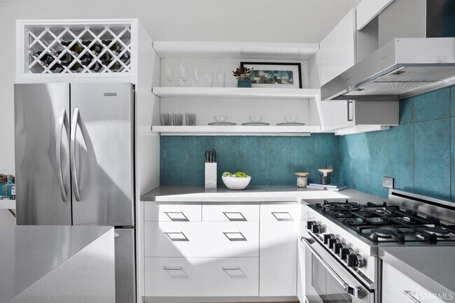 2830 22nd St San Francisco, CA 94110 photo 3