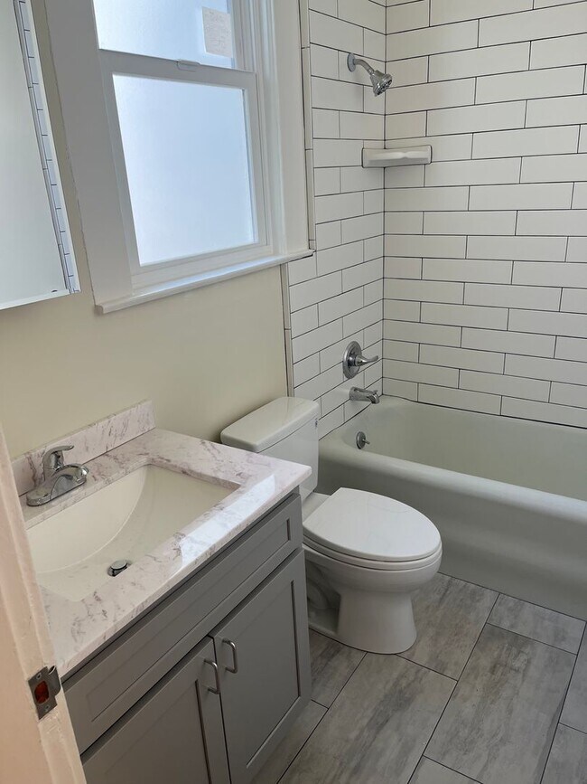 1040 Steiner St San Francisco, CA 94115 photo 3