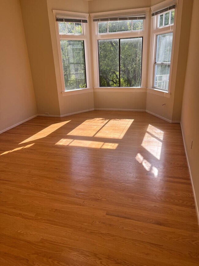 1040 Steiner St San Francisco, CA 94115 photo 4