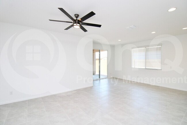 5928 S 25th Dr Phoenix, AZ 85041 photo 3