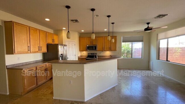 6814 W Lariat Ln Peoria, AZ 85383 photo 4