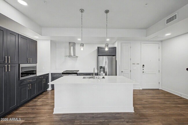 3131 N Central Ave Phoenix, AZ 85012 photo 4