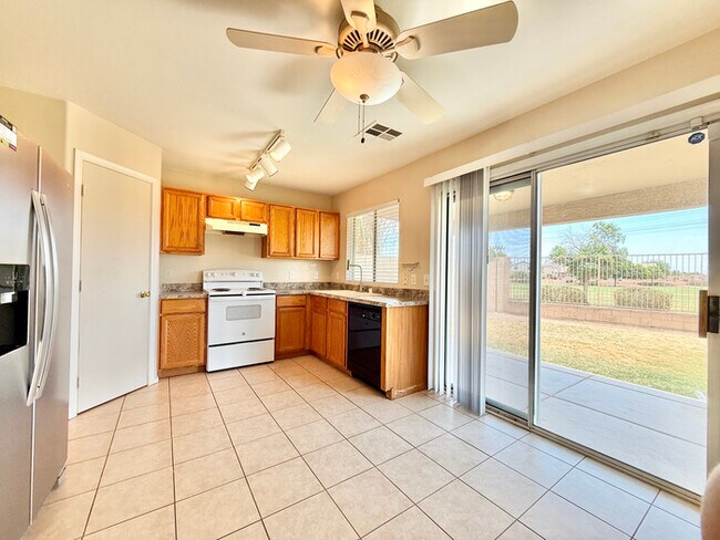 1533 S 121st Dr Avondale, AZ 85323 photo 4