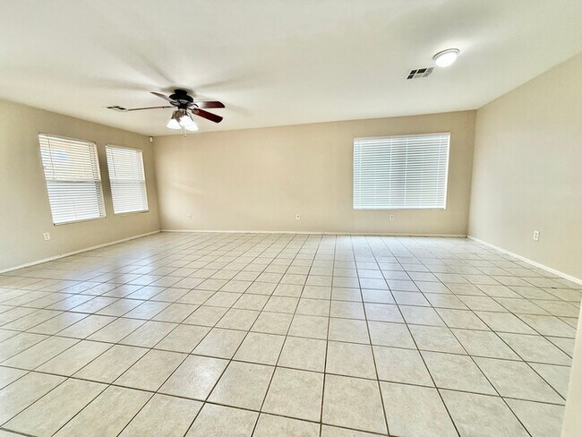 1533 S 121st Dr Avondale, AZ 85323 photo 3
