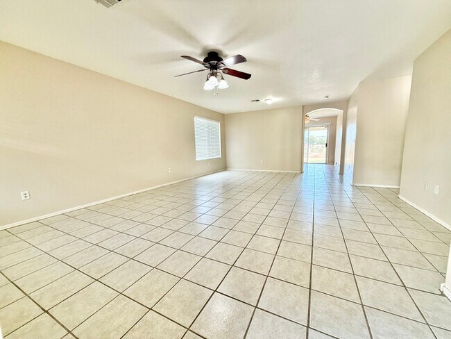 1533 S 121st Dr Avondale, AZ 85323 photo 2