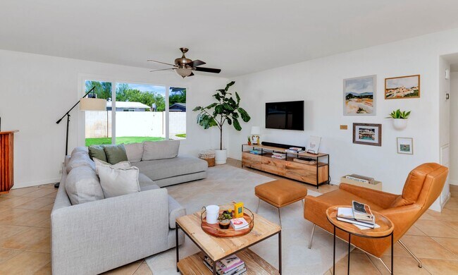 8626 E Sells Dr Scottsdale, AZ 85251 photo 4