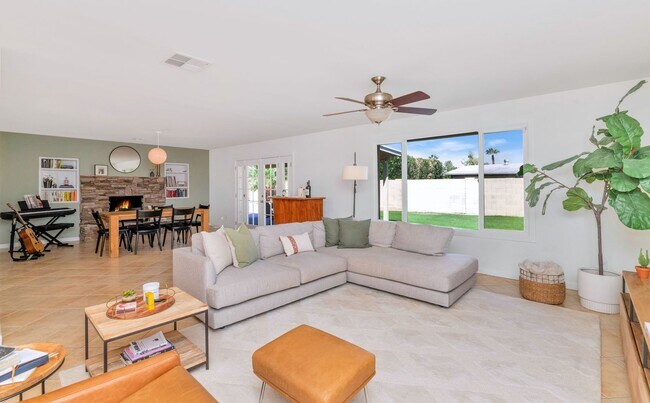 8626 E Sells Dr Scottsdale, AZ 85251 photo 3