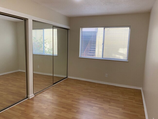 10 Moss Ave Oakland, CA 94610 photo 5