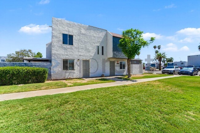 7528 N 47th Dr photo 4