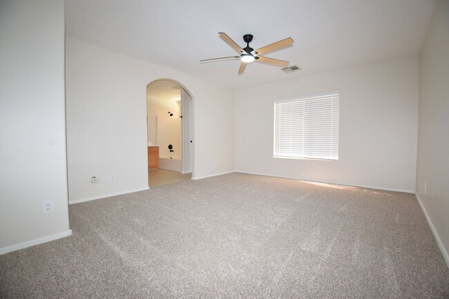 Beautiful remodeled 4 bedroom home! photo 4