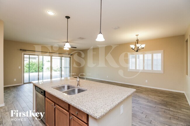 376 W Flame Tree Ave San Tan Valley, AZ 85140 photo 5