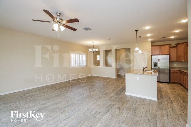 376 W Flame Tree Ave San Tan Valley, AZ 85140 photo 4
