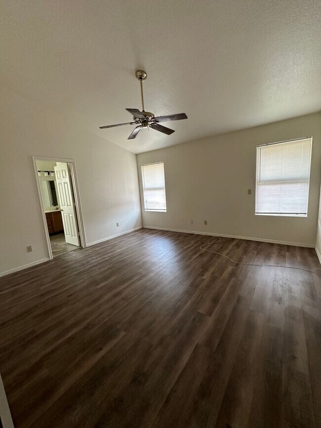 1622 E Erie St Chandler, AZ 85225 photo 4