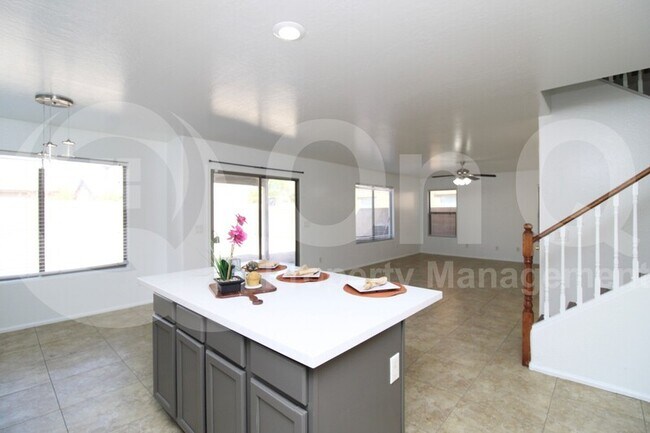 5412 W Atlantis Ave Phoenix, AZ 85043 photo 4