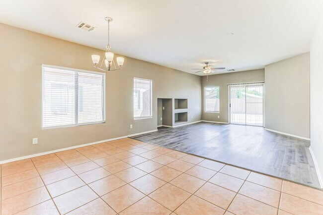 30225 N Royal Oak Way San Tan Valley, AZ 85143 photo 5