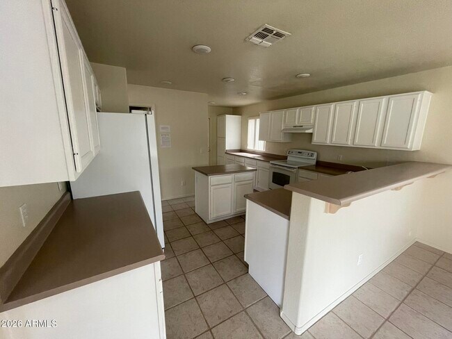 4725 E Goldfinch Gate Ln Phoenix, AZ 85044 photo 4