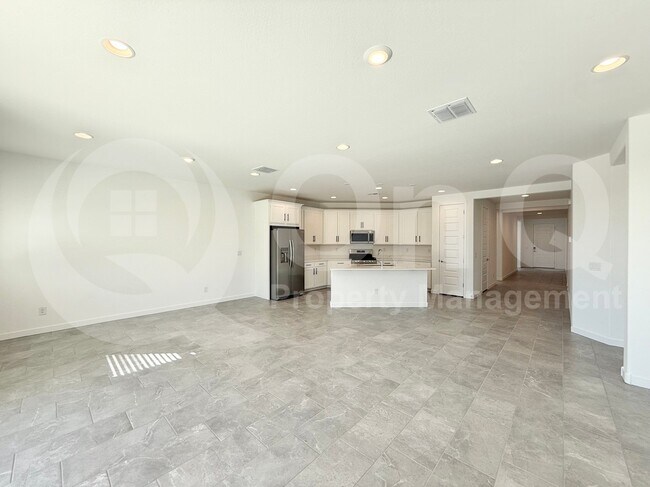 9543 W Avalon Dr Phoenix, AZ 85037 photo 5