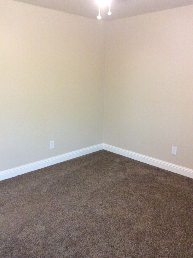 6233 Montecito Blvd Santa Rosa, CA 95409 photo 4