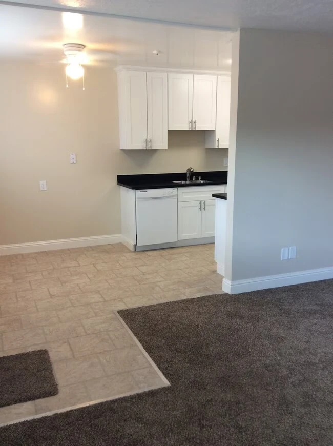 6233 Montecito Blvd Santa Rosa, CA 95409 photo 5