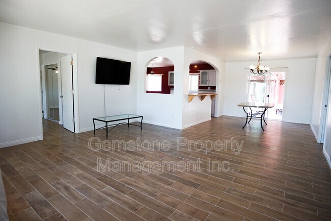6241 Adobe Dr San Diego, CA 92115 photo 2