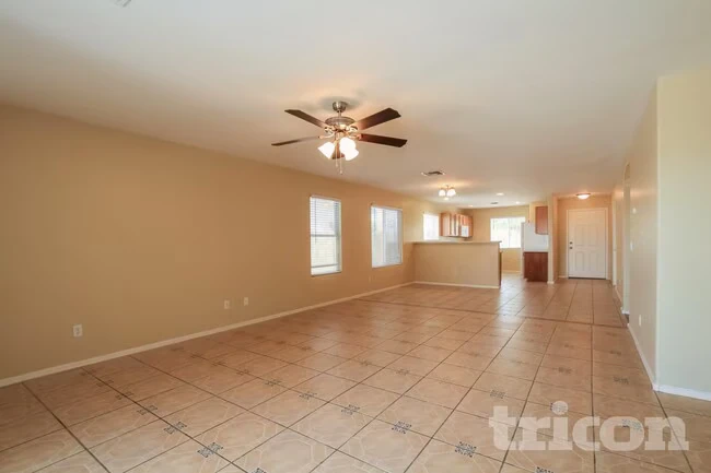 15072 W Buchanan St Goodyear, AZ 85338 photo 4