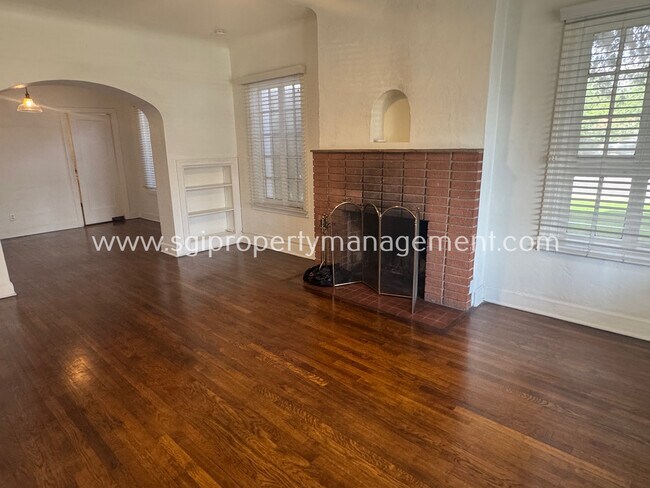 541 W Monte Vista Rd Phoenix, AZ 85003 photo 3